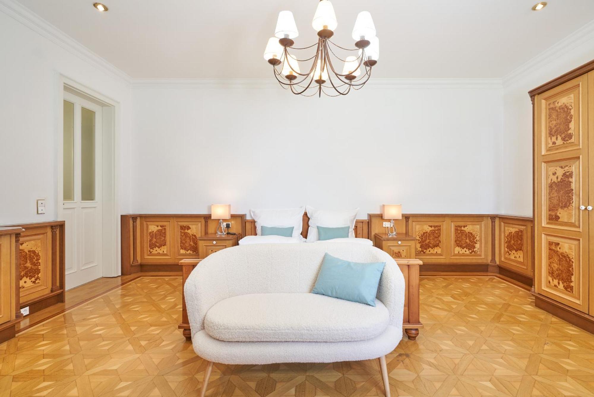 Exclusive Entry: Cozy Guestroom Apartment