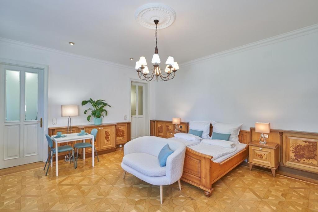 Exclusive Entry: Cozy Guestroom Apartment Baden